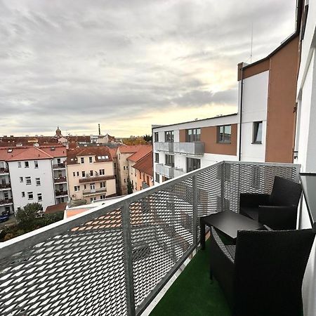 Sky Apartments 512 Plzeň Buitenkant foto